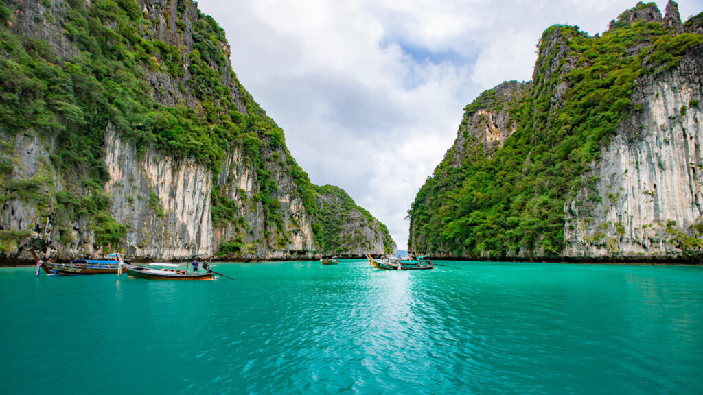 Phi Phi - Maya - Bamboo Island by Speedboat - SeaStar